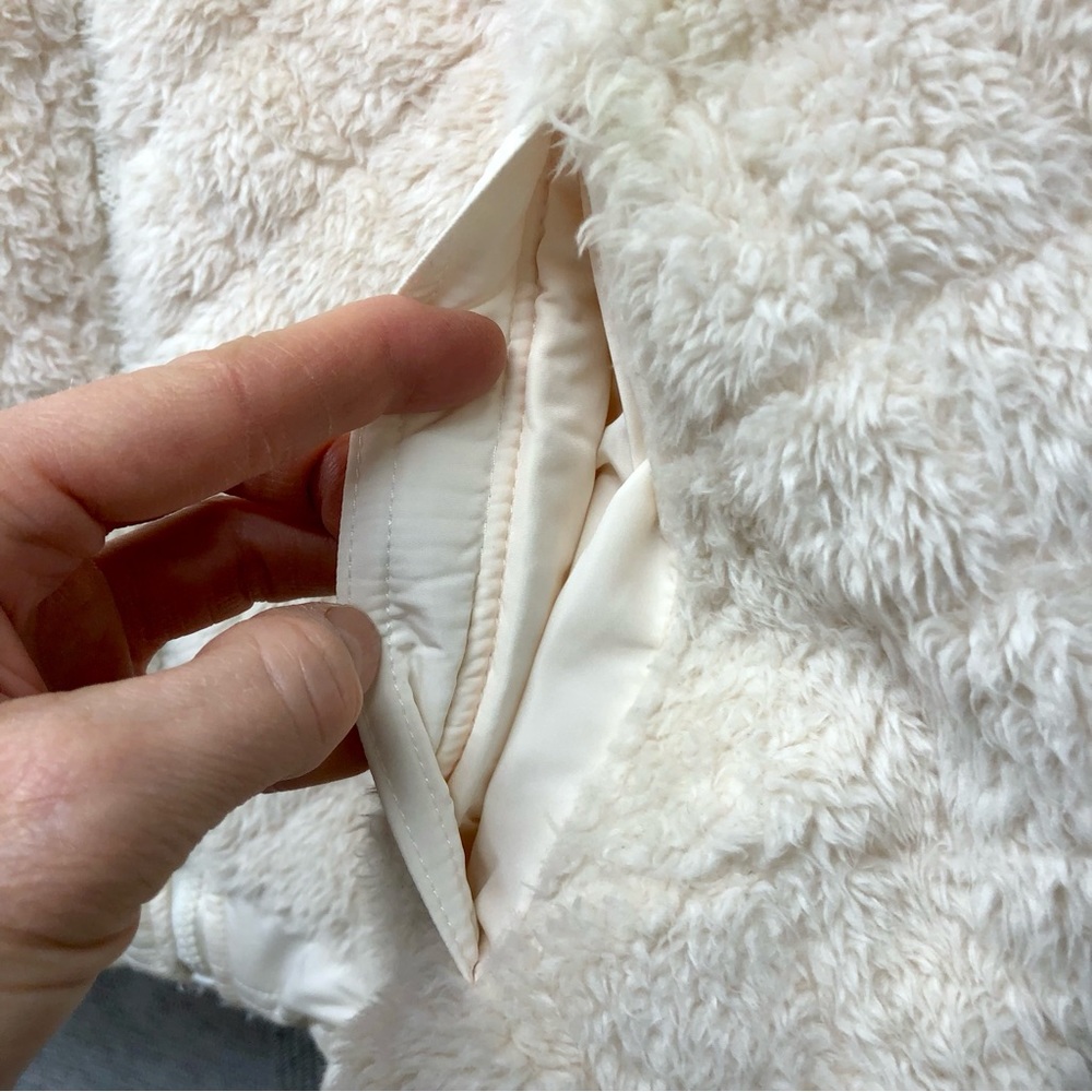 Soft Reversible Vest - Picture 5 of 16